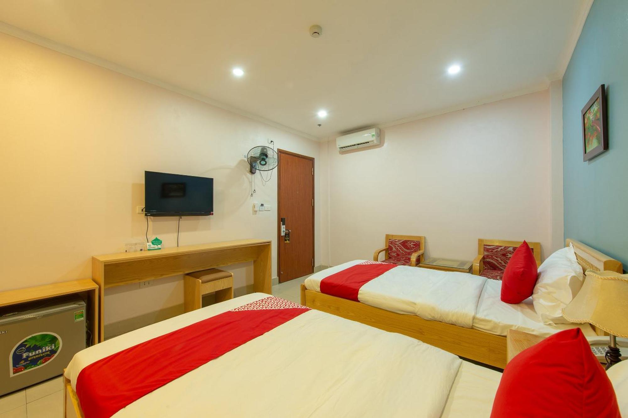 Capital O 417 Truong Son Hotel Hanoi Exterior foto