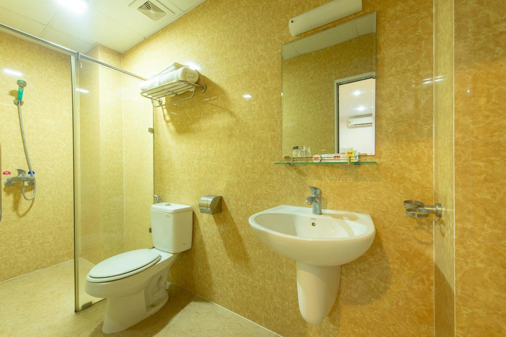 Capital O 417 Truong Son Hotel Hanoi Exterior foto