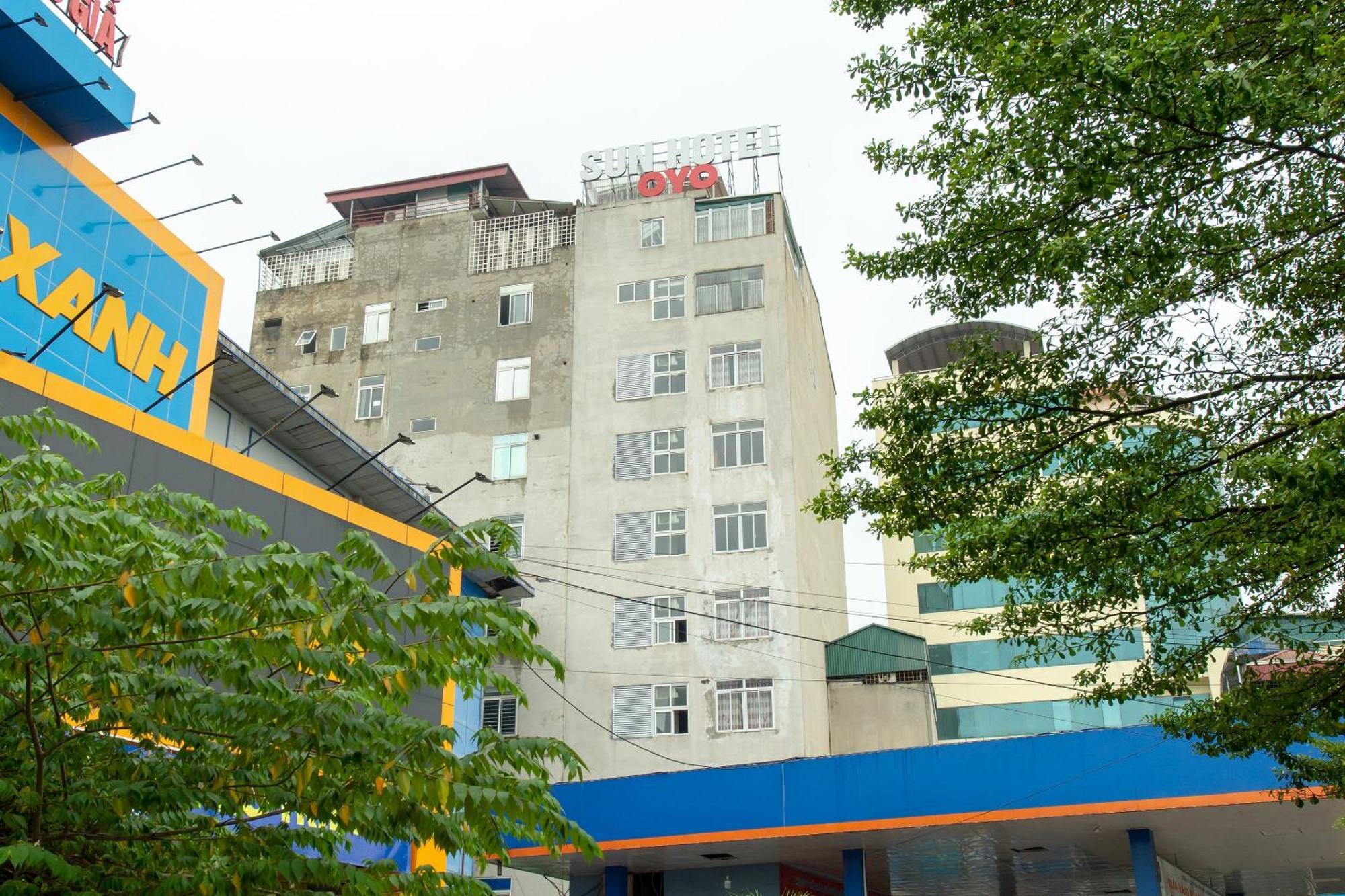 Capital O 417 Truong Son Hotel Hanoi Exterior foto