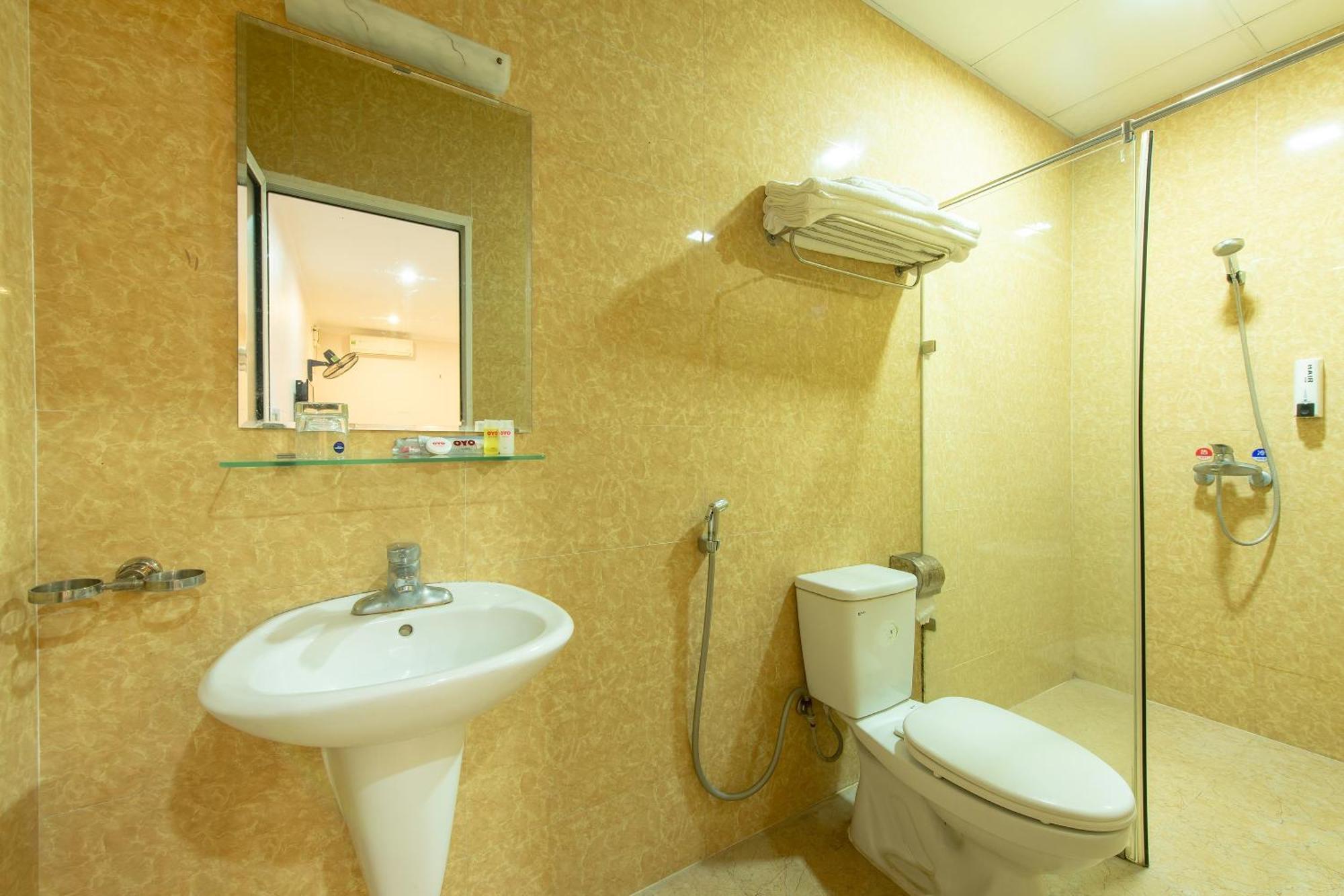 Capital O 417 Truong Son Hotel Hanoi Exterior foto